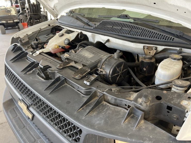 2014-chevrolet-express-2500-image-14