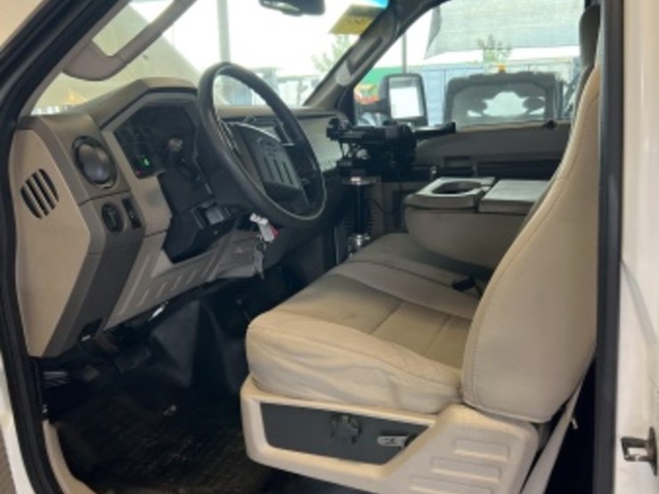 2008-ford-f550-image-23