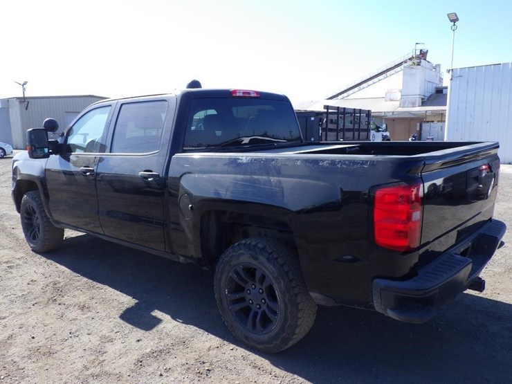 2017-chevrolet-1500-image-5