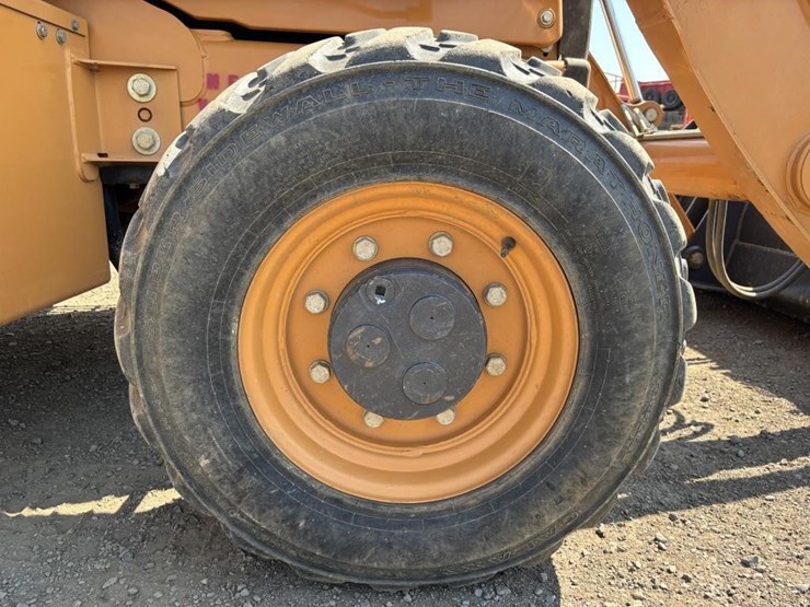 2015-case-super-n-loader-backhoe-image-26
