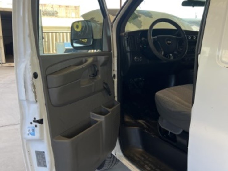 2012-chevrolet-express-1500-image-26