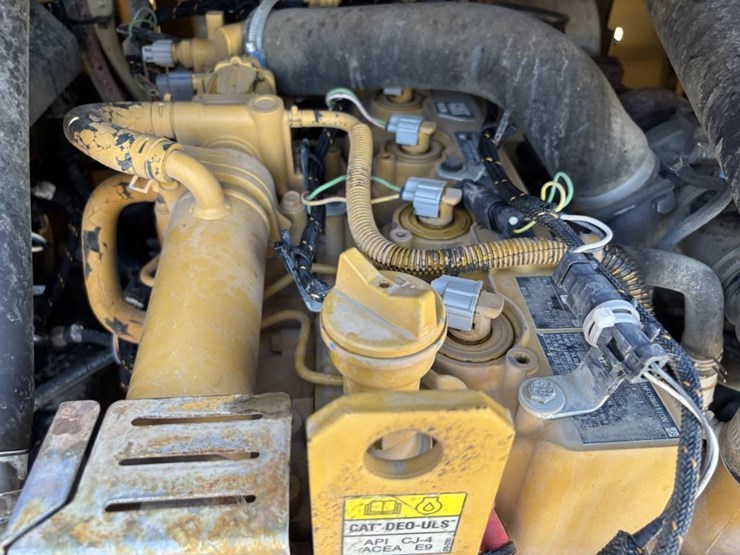 2016-caterpillar-259d-image-37