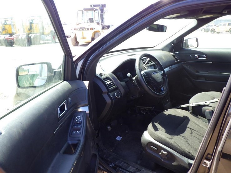 2019-ford-explorer-image-6