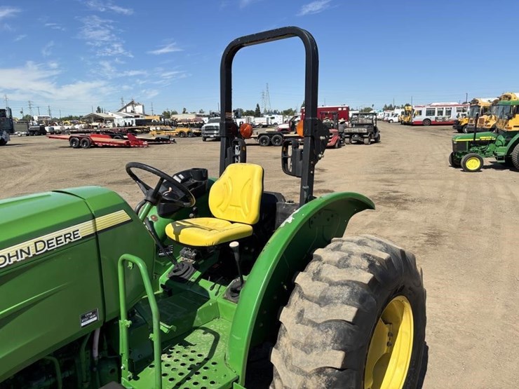 2018-john-deere-5075e-image-19