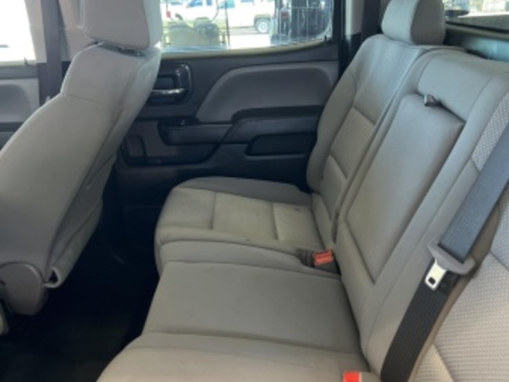 2018-chevrolet-silverado-1500-image-25