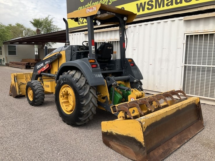 2016-deere-210l-image-8