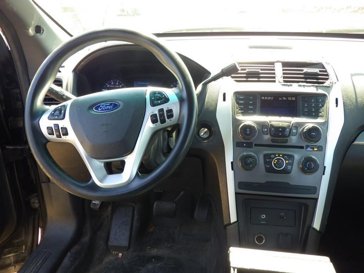 2014-ford-explorer-image-10