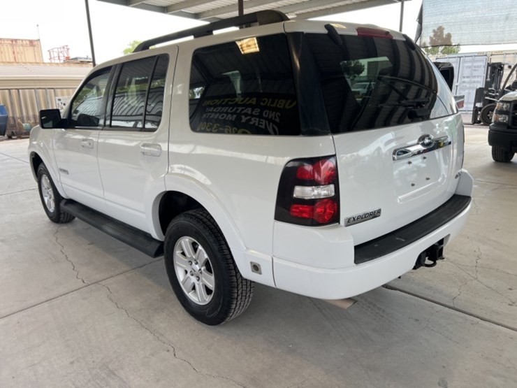 2008-ford-explorer-xlt-image-5