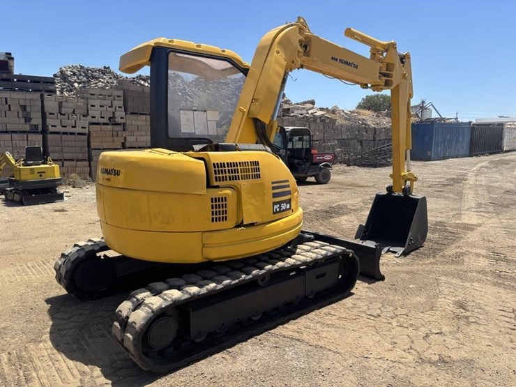 komatsu-pc50uu-image-3