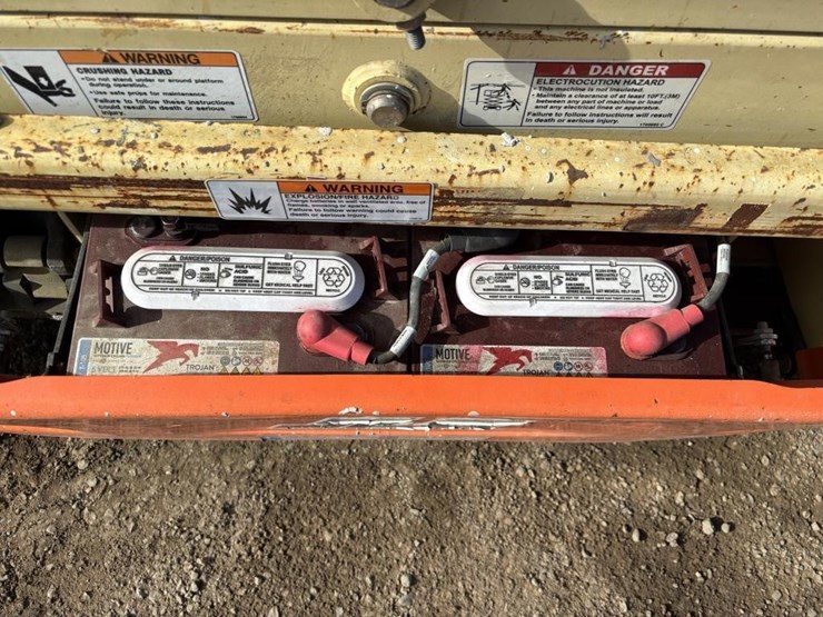 2014-jlg-1930es-image-11