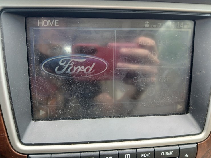 #20656-•-2012-ford-fusion-passenger-car-image-35