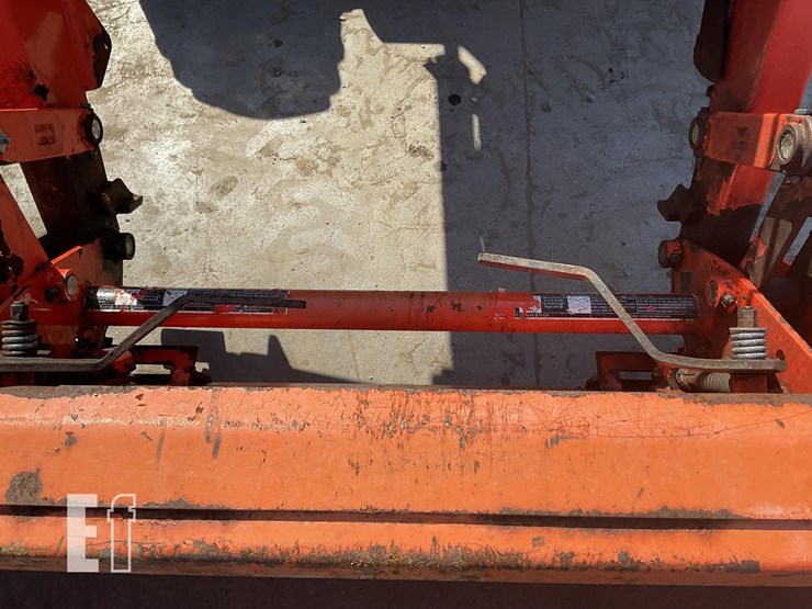 2010-kubota-l5740-image-10