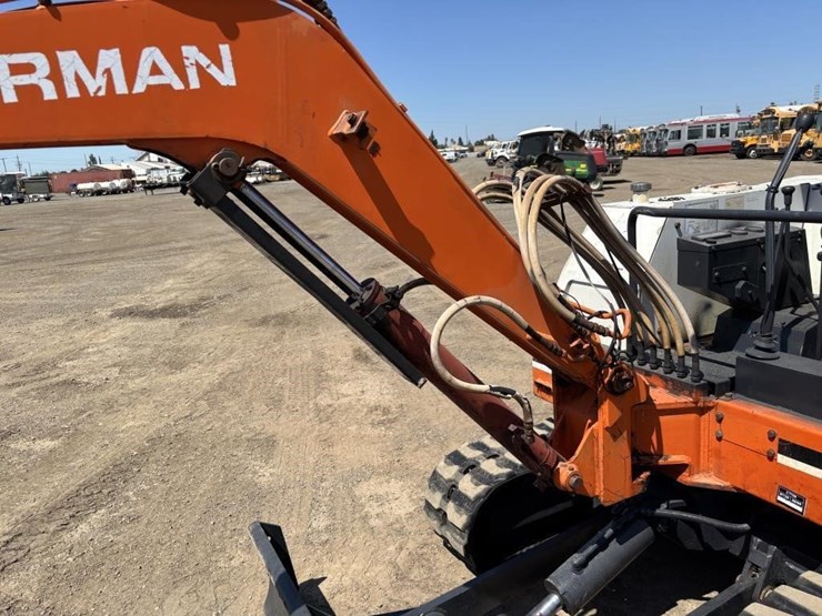 airman-hm305-hydraulic-excavator-image-17
