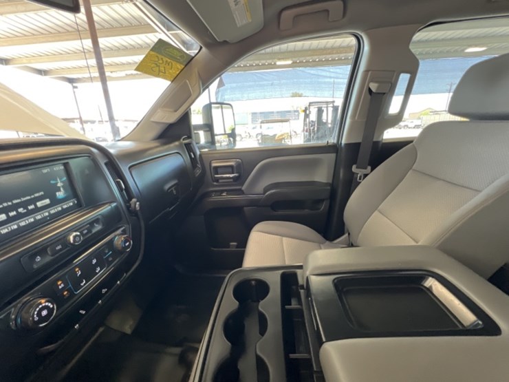 2018-chevrolet-silverado-1500-image-22