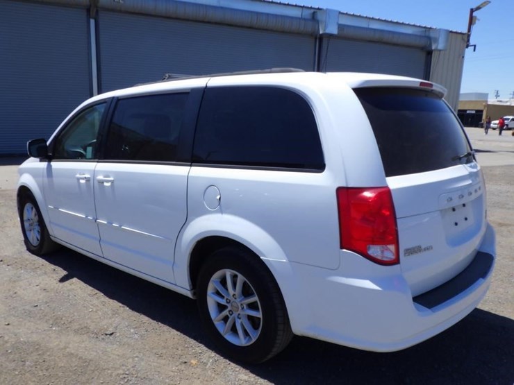 2014-dodge-grand-caravan-image-4
