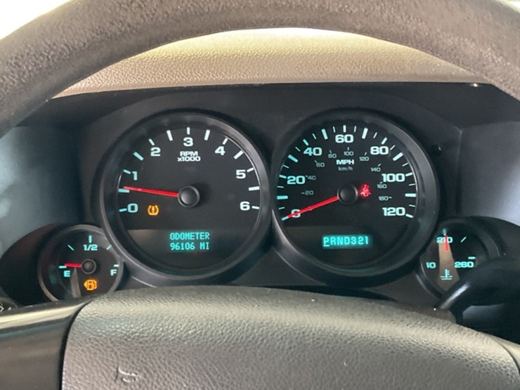 2013-chevrolet-silverado-1500-image-17