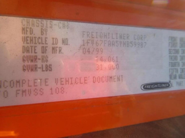 2000-freightliner-fc70-image-30