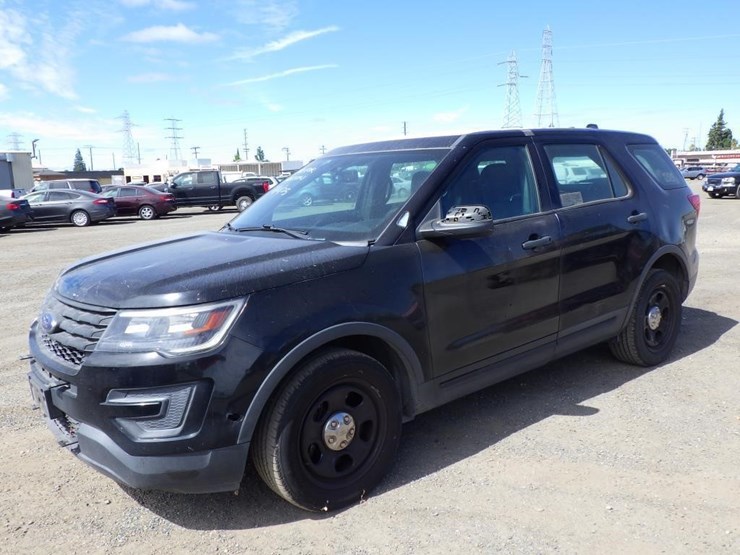 2017-ford-explorer-image-2