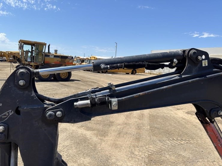 2020-deere-17g-image-18