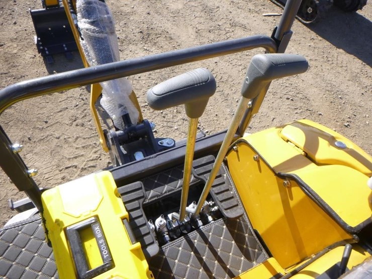 2025-sdlanch-sdle20-hydraulic-excavator-image-24