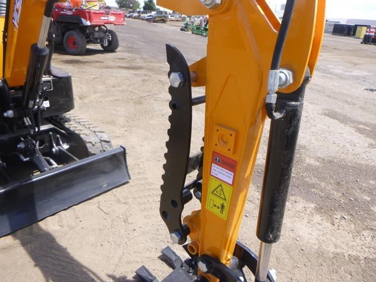 2025-vicsec-vc13j-hydraulic-excavator-image-12