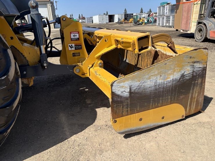 2019-deere-210l-image-19