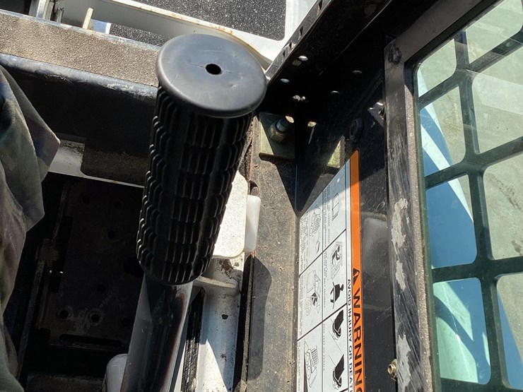 2014-bobcat-s70-image-14