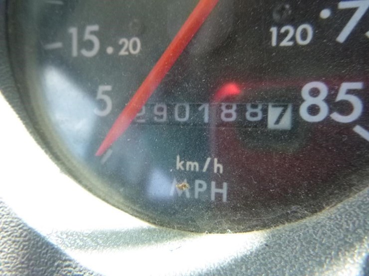 2003-freightliner-fs65-image-18