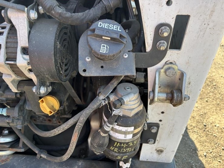 2018-bobcat-s550-image-33