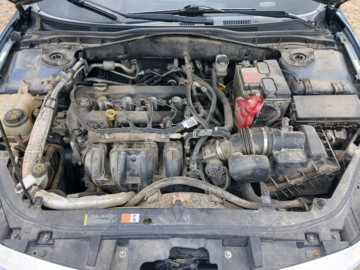 #20656-•-2012-ford-fusion-passenger-car-image-14