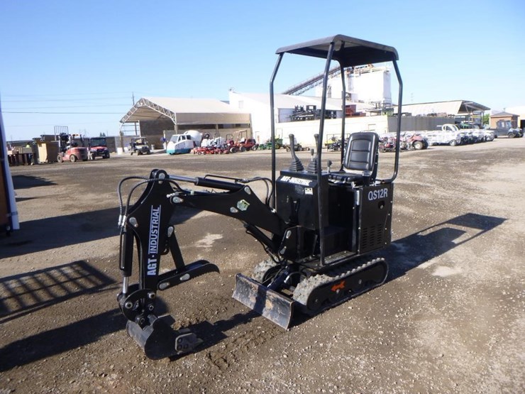 2024-agt-qs12r-hydraulic-excavator-image-1