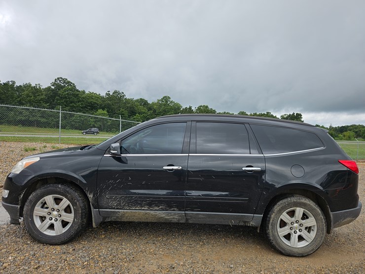 2011-chevrolet-traverse-image-4