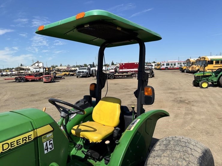2016-john-deere-5055e-image-19