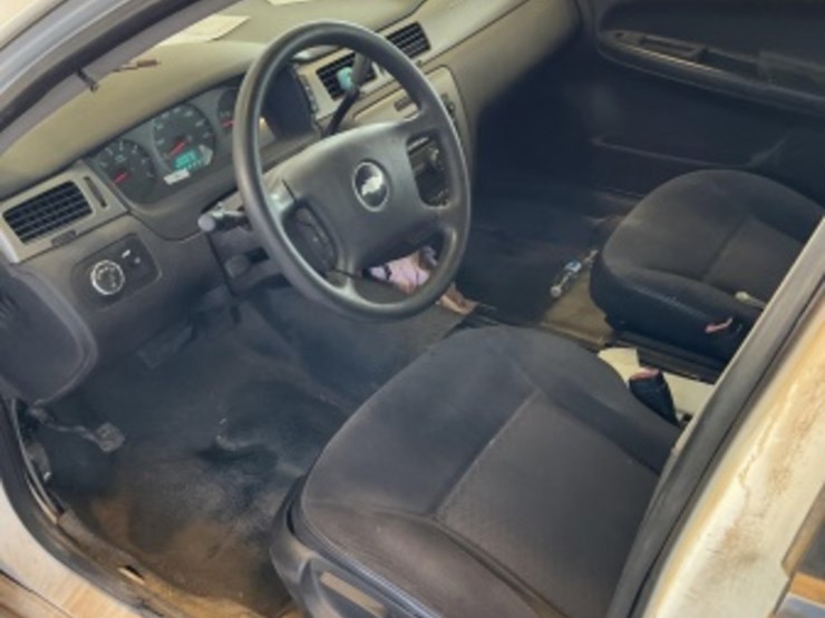 2010-chevrolet-impala-sdn-image-21