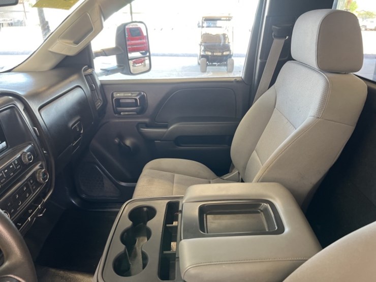 2015-chevrolet-silverado-3500hd-image-27