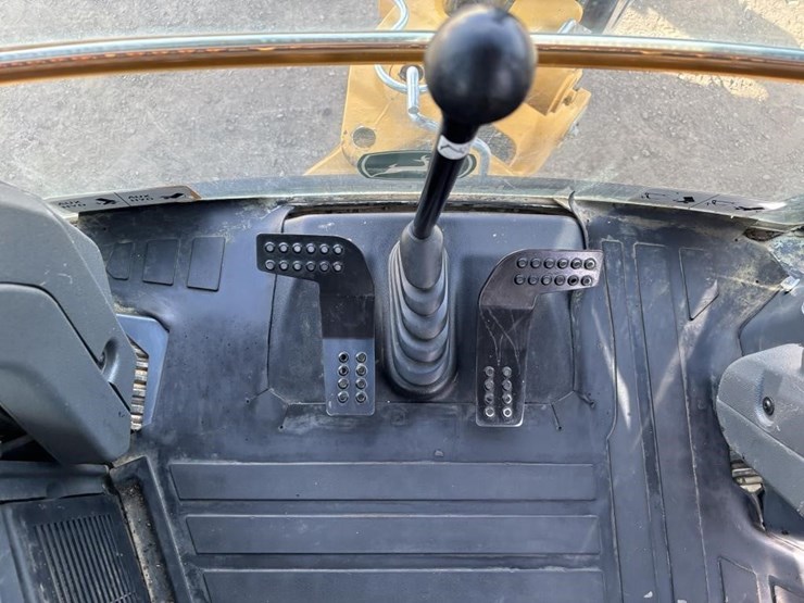 2020-deere-310l-ep-image-45