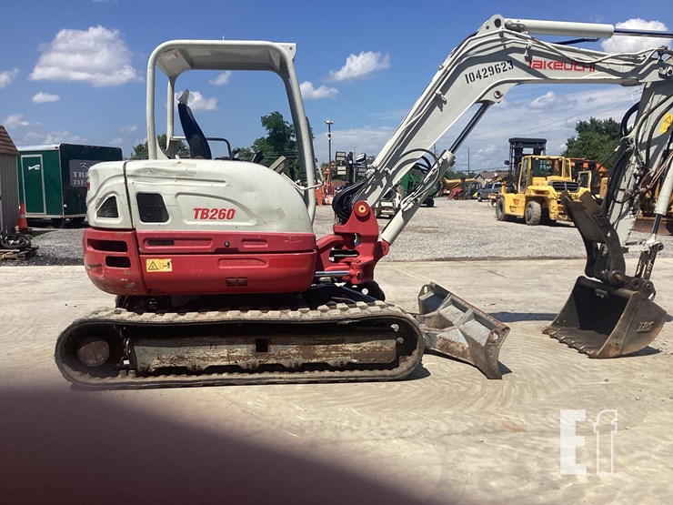 2016-takeuchi-tb260-image-6