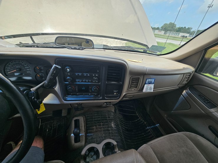 2005-chevrolet-silverado-3500-image-29