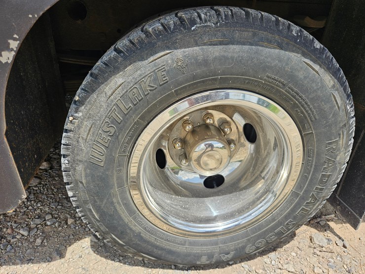 2005-chevrolet-silverado-3500-image-40
