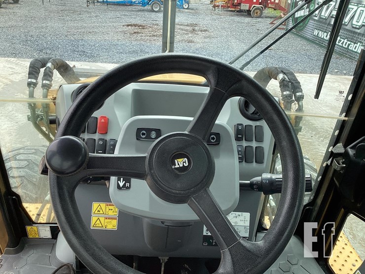 2019-caterpillar-440-image-15