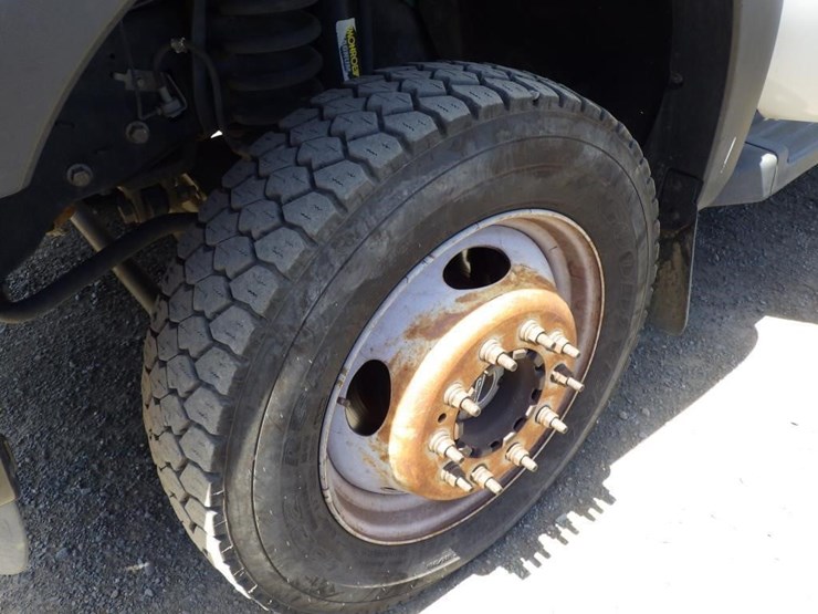 2014-ford-f550-image-19