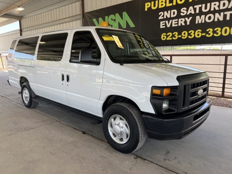 2014-ford-e350-image-2