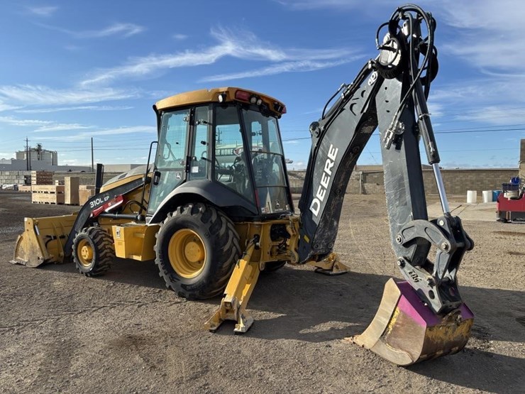 2020-deere-310l-ep-image-4