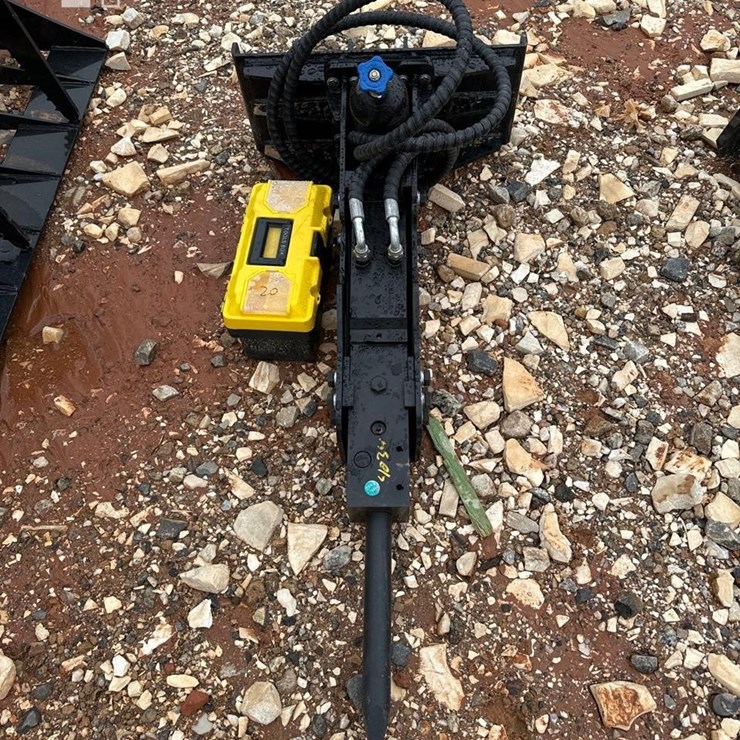 FUTURE MINI SKID STEER HYDRAULIC HAMMER
