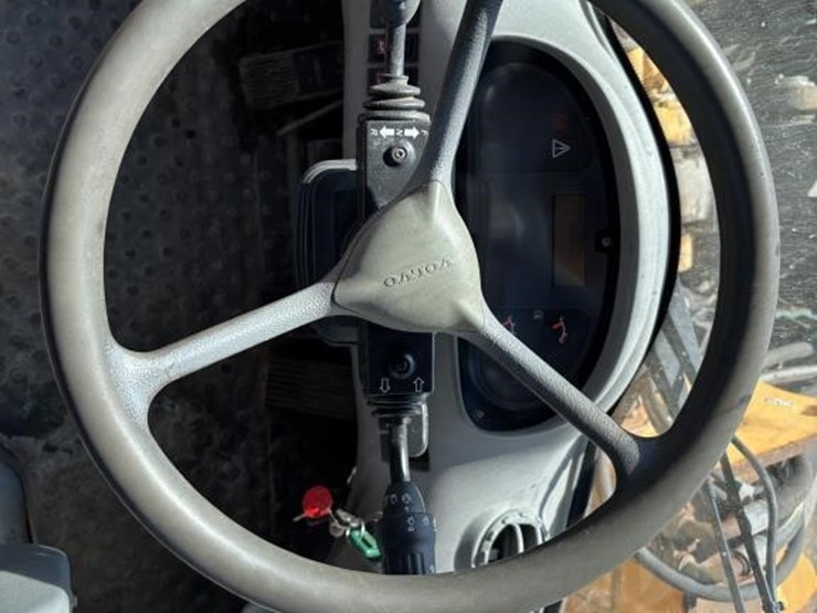 2007-volvo-l110e-image-31