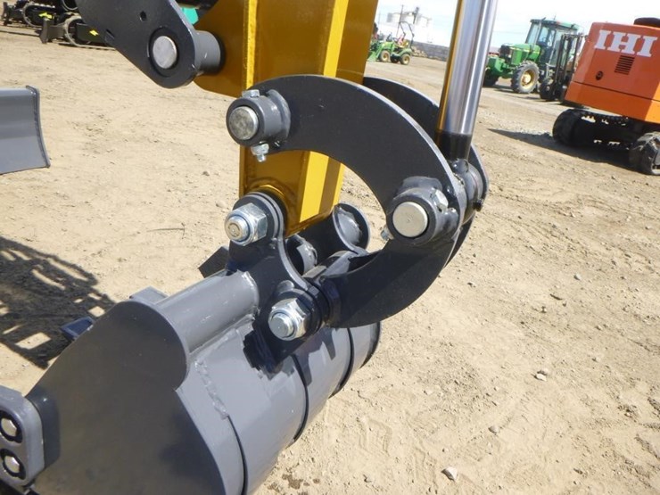 2025-cfg-qk18r-hydraulic-excavator-image-11