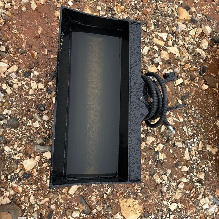 FUTURE 32 IN MINI EXCAVATOR SWIVEL BUCKET