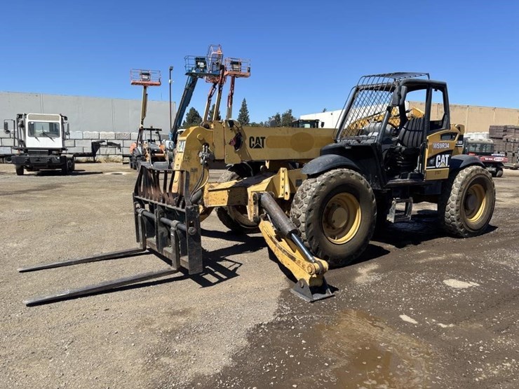 2004-caterpillar-th560b-image-1