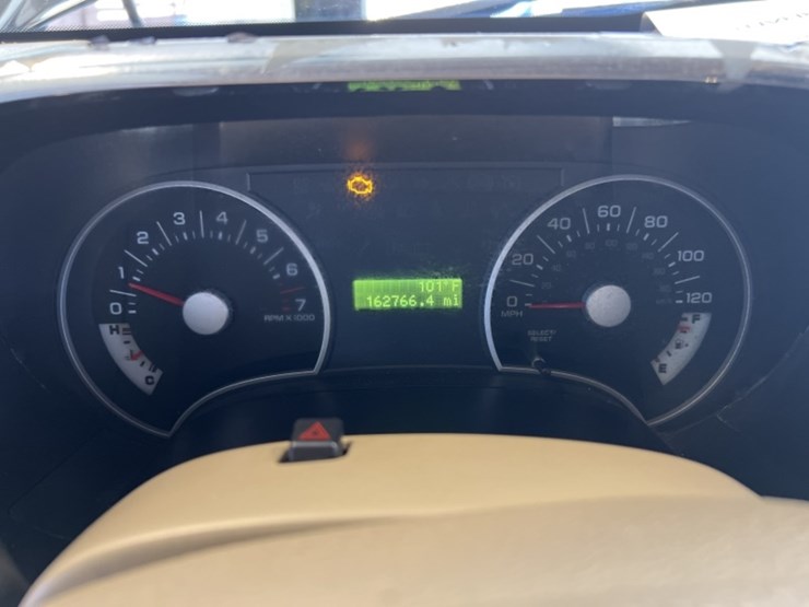 2009-ford-explorer-xlt-image-15