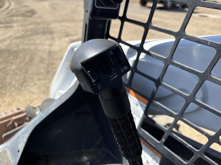 2018-bobcat-s570-image-24